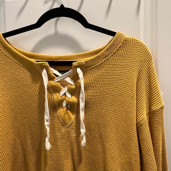 Abercrombie & Fitch Mustard Long Sleeve Tee - Picture 3 of 5